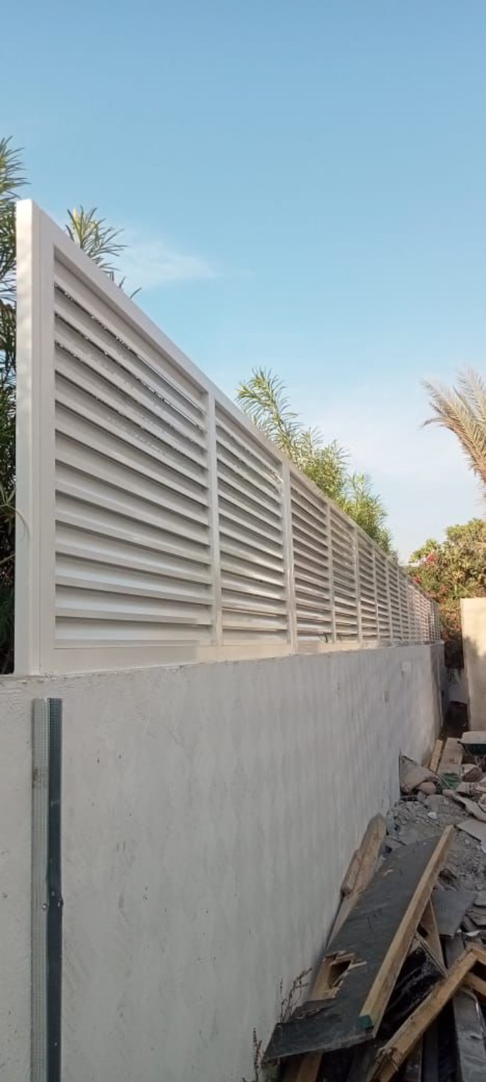 Aluminium Louver Privacy Fence installed in the UAE