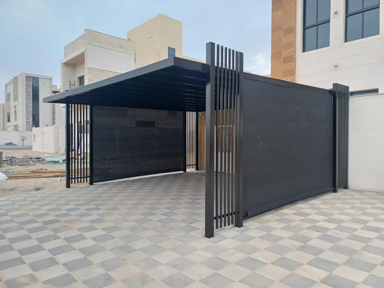 Privacy-Screen Majlis Pergola installed in the UAE